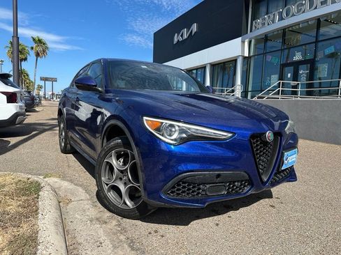 Used 2023 Alfa Romeo Stelvio Sprint RWD image 1