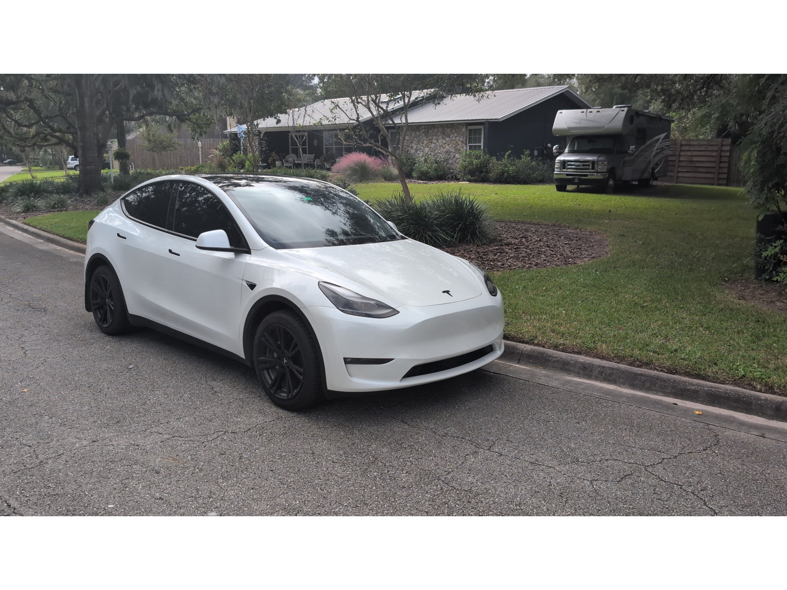 Used 2023 Tesla Model Y Long Range AWD/4WD image 4