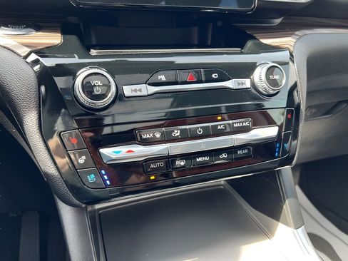 Used 2023 Ford Explorer Limited w/ Equipment Group 301A image 28