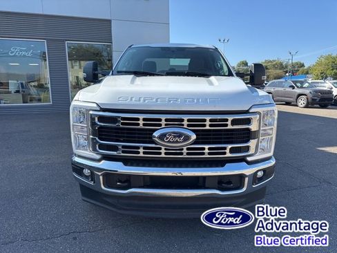 Used 2024 Ford F250 XLT image 3