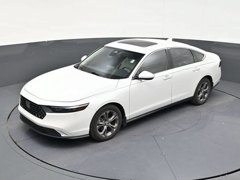 Used 2024 Honda Accord EX image 12
