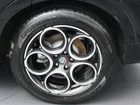 Used 2024 Alfa Romeo Tonale Ti AWD/4WD image 30