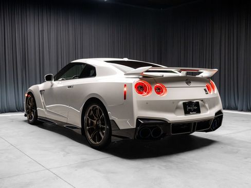 Used 2024 Nissan GT-R w/ Floor Mat Package AWD/4WD image 38
