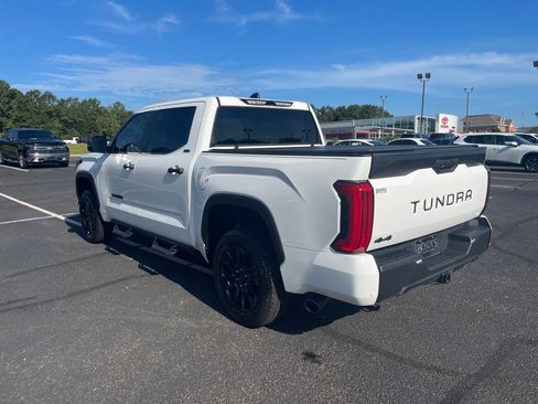 Used 2025 Toyota Tundra SR5 w/ SR5 Convenience Package AWD/4WD image 14