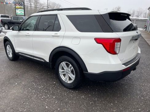 Used 2020 Ford Explorer XLT w/ Comfort Package image 5