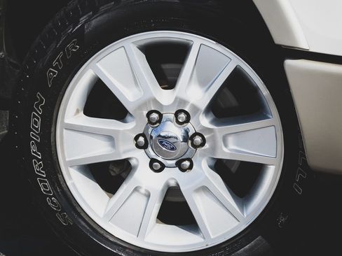 Used 2010 Ford F150 Lariat image 31