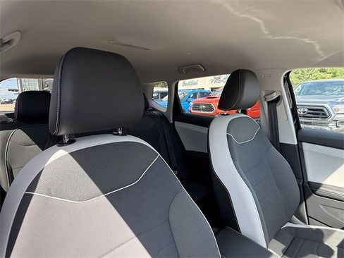 Used 2025 Volkswagen Taos SE image 22