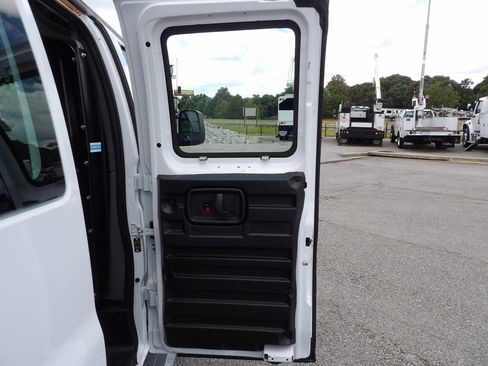 Used 2020 Chevrolet Express 2500 w/ Driver Convenience Package image 26