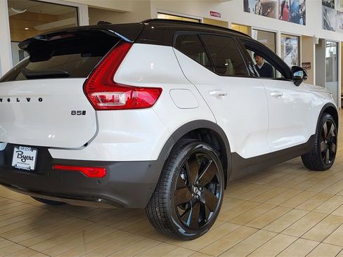 New 2026 Volvo XC40 B5 Ultra w/ Protection Package Premier image 3
