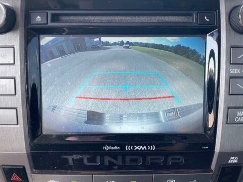 Used 2018 Toyota Tundra SR5 w/ SR5 Upgrade Package AWD/4WD image 26