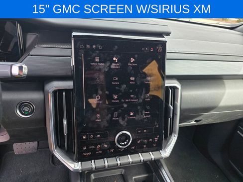 Used 2025 GMC Acadia Elevation image 17