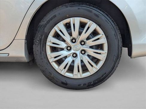 Used 2014 Toyota Camry LE FWD image 9