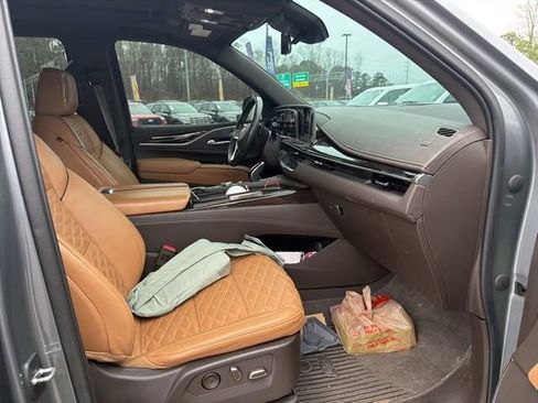 Used 2022 Cadillac Escalade ESV Sport w/ Touring Package image 13