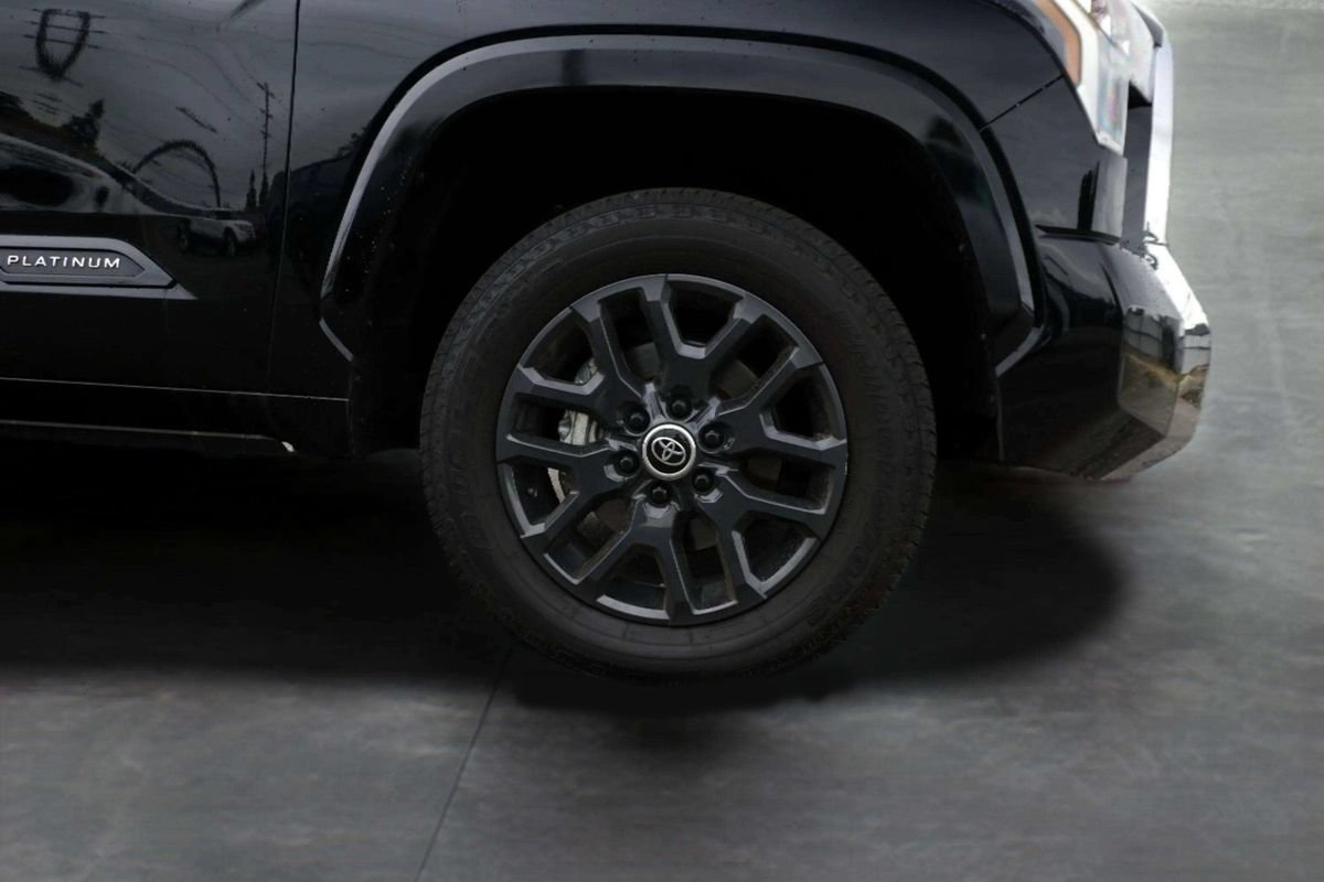 Used 2024 Toyota Tundra Platinum AWD/4WD image 9