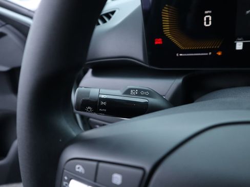 New 2025 Kia K4 LXS image 32