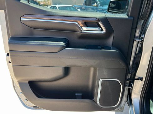 Used 2023 Chevrolet Silverado 1500 LT w/ Convenience Package II AWD/4WD image 19