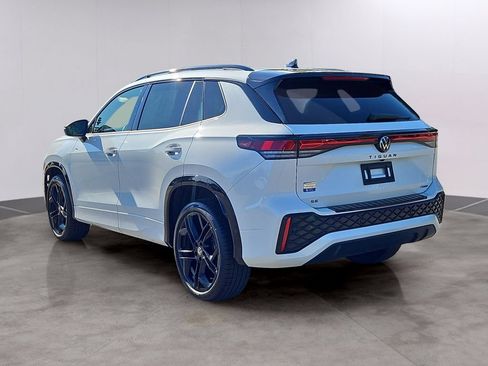 Certified 2026 Volkswagen Tiguan SE R-Line AWD/4WD image 6