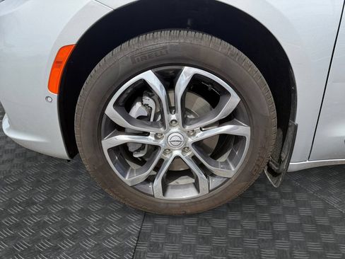 Used 2026 Chrysler Pacifica Pinnacle AWD/4WD image 16