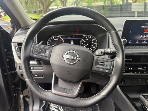 Used 2025 Nissan Rogue SV FWD image 26