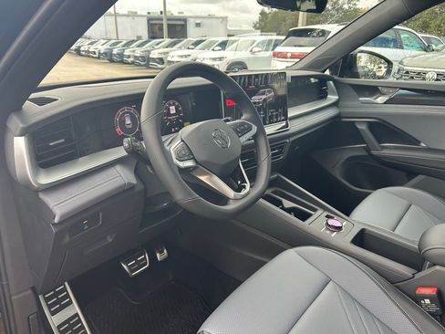 New 2026 Volkswagen Tiguan SE R-Line image 16