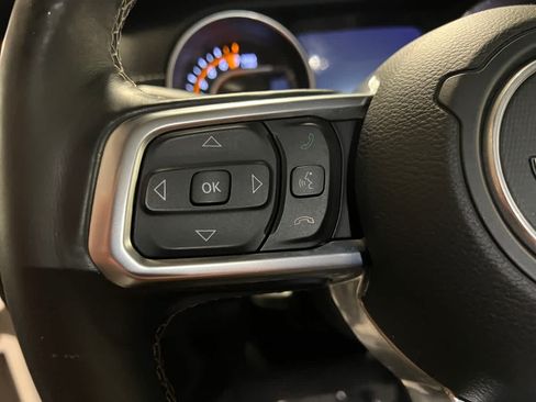 Used 2020 Jeep Gladiator Overland AWD/4WD image 28