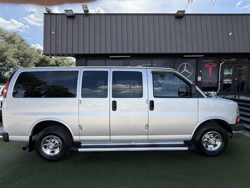 Used 2014 Chevrolet Express 2500 LT w/ LT Preferred Equipment Group RWD image 8