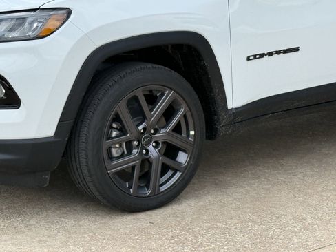 New 2025 Jeep Compass Limited w/ Sun & Sound Group image 9