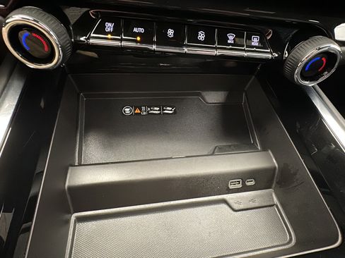 Used 2025 Chevrolet Tahoe Z71 AWD/4WD image 20