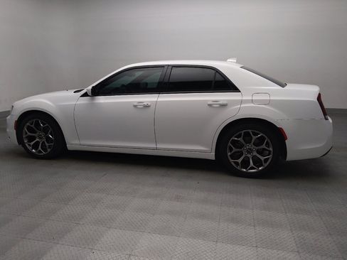 Used 2018 Chrysler 300 S RWD image 3