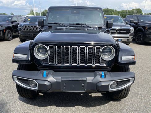 Certified 2024 Jeep Wrangler Unlimited Sahara w/ Technology Group AWD/4WD image 9