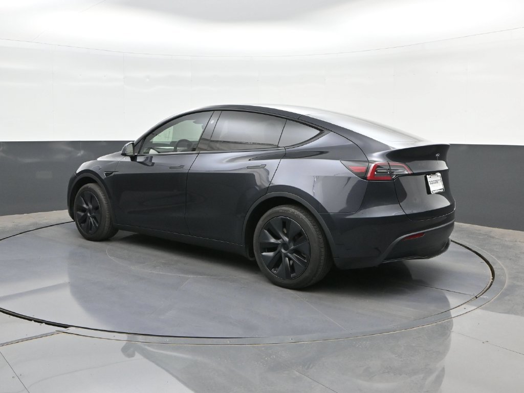 Used 2024 Tesla Model Y Long Range RWD image 5