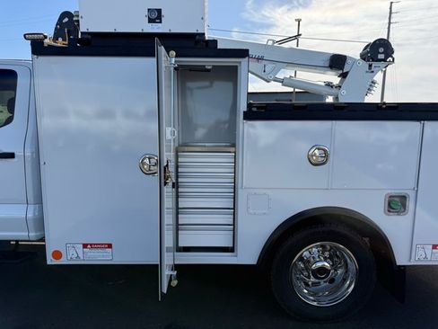 New 2026 Ford F550 4x4 Crew Cab image 13