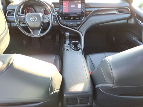 Used 2022 Toyota Camry XSE image 8