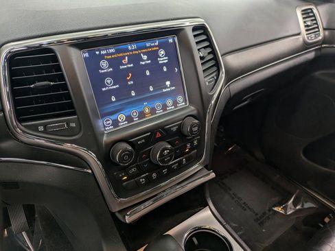 Used 2018 Jeep Grand Cherokee Limited image 13