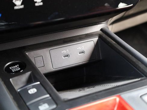 New 2025 Nissan Kicks SR image 17