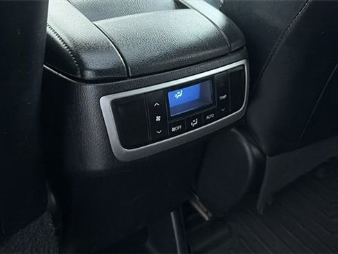 Used 2016 Toyota Highlander XLE image 24