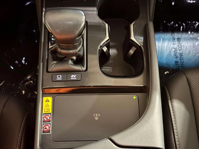 Certified 2025 Lexus ES 300h F Sport w/ Accessory Package (Z2) FWD image 18