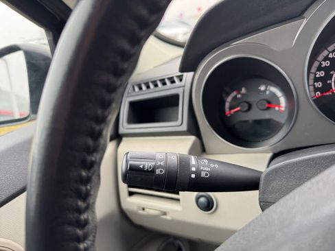 Used 2010 Dodge Avenger R/T image 17