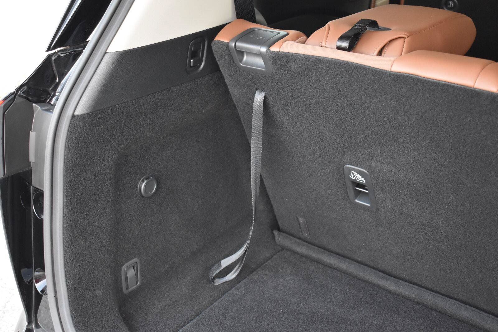 Used 2025 Nissan Pathfinder Platinum w/ Black Appearance Package FWD image 61