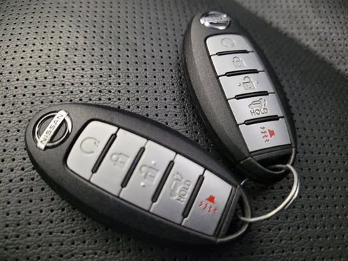 Used 2018 Nissan Murano Platinum w/ Cargo Package image 32