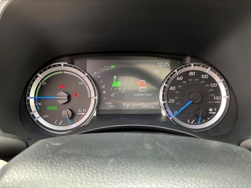 Used 2023 Toyota Highlander XLE AWD/4WD image 13
