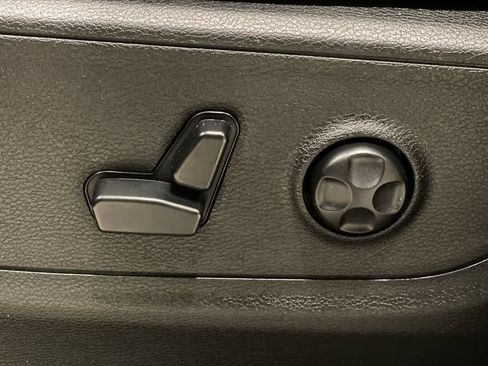 Used 2020 RAM 1500 Rebel image 15