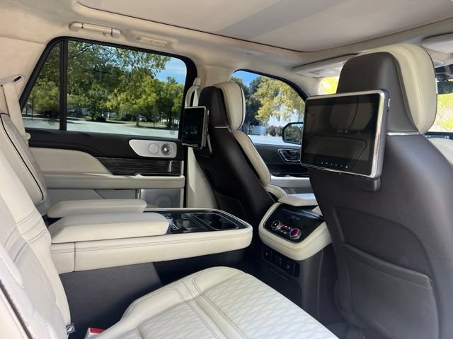 Used 2019 Lincoln Navigator Black Label AWD/4WD image 18