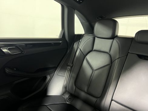 Certified 2024 Porsche Macan AWD/4WD image 15