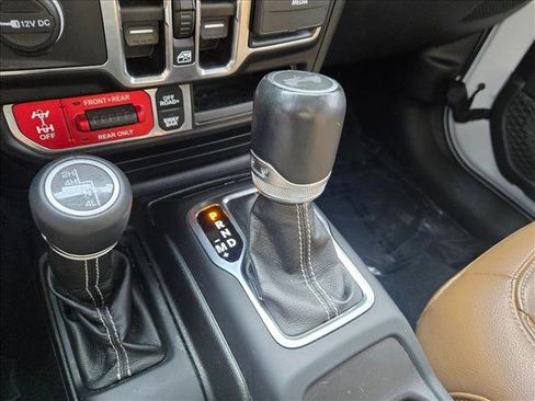 Used 2021 Jeep Wrangler Unlimited Rubicon w/ Cold Weather Group image 11