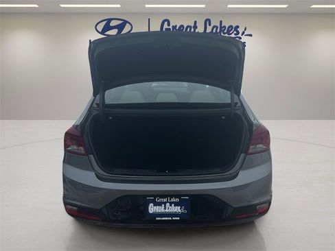 Used 2019 Hyundai Elantra SEL image 10