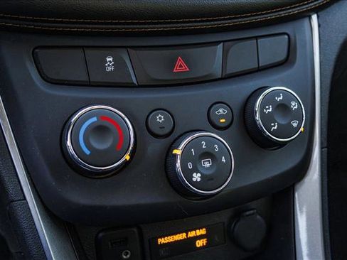 Used 2017 Chevrolet Trax LT image 19