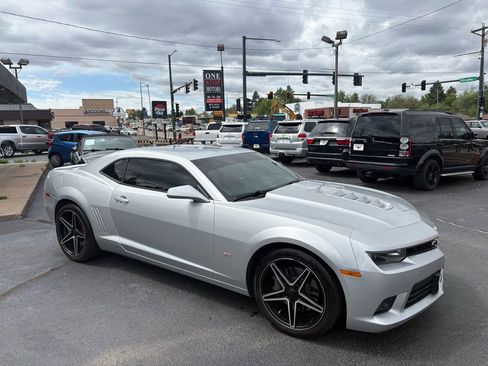 Used 2010 Chevrolet Camaro SS w/ RS Package RWD image 9