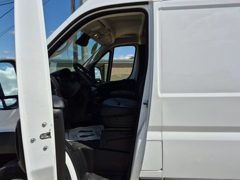 Used 2025 RAM ProMaster 2500 w/ Convenience Group FWD image 5