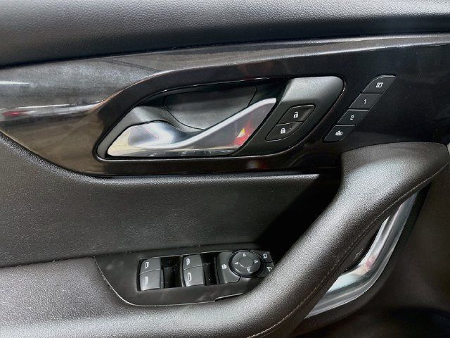 Used 2019 Chevrolet Blazer Premier w/ Sun and Wheels Package AWD/4WD image 17